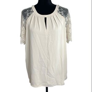 🌹Angashion - “NWT” Ivory Lace Sleeve Top - Size XL